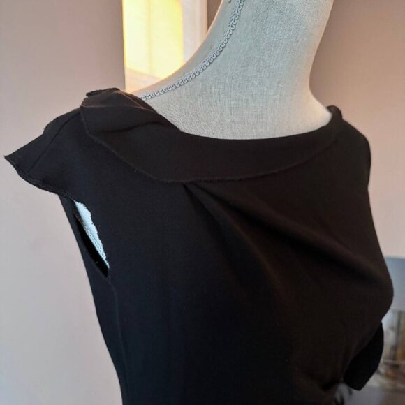 SUZI CHIN Stretchy Little Black Dress with a Twist - Size 6 - Picture 2 of 9